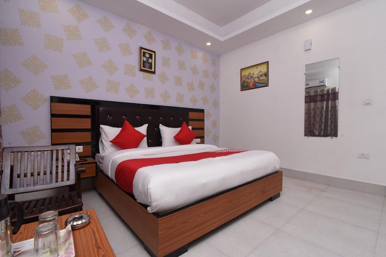 Capital O 13310 Noida Suites Exterior foto