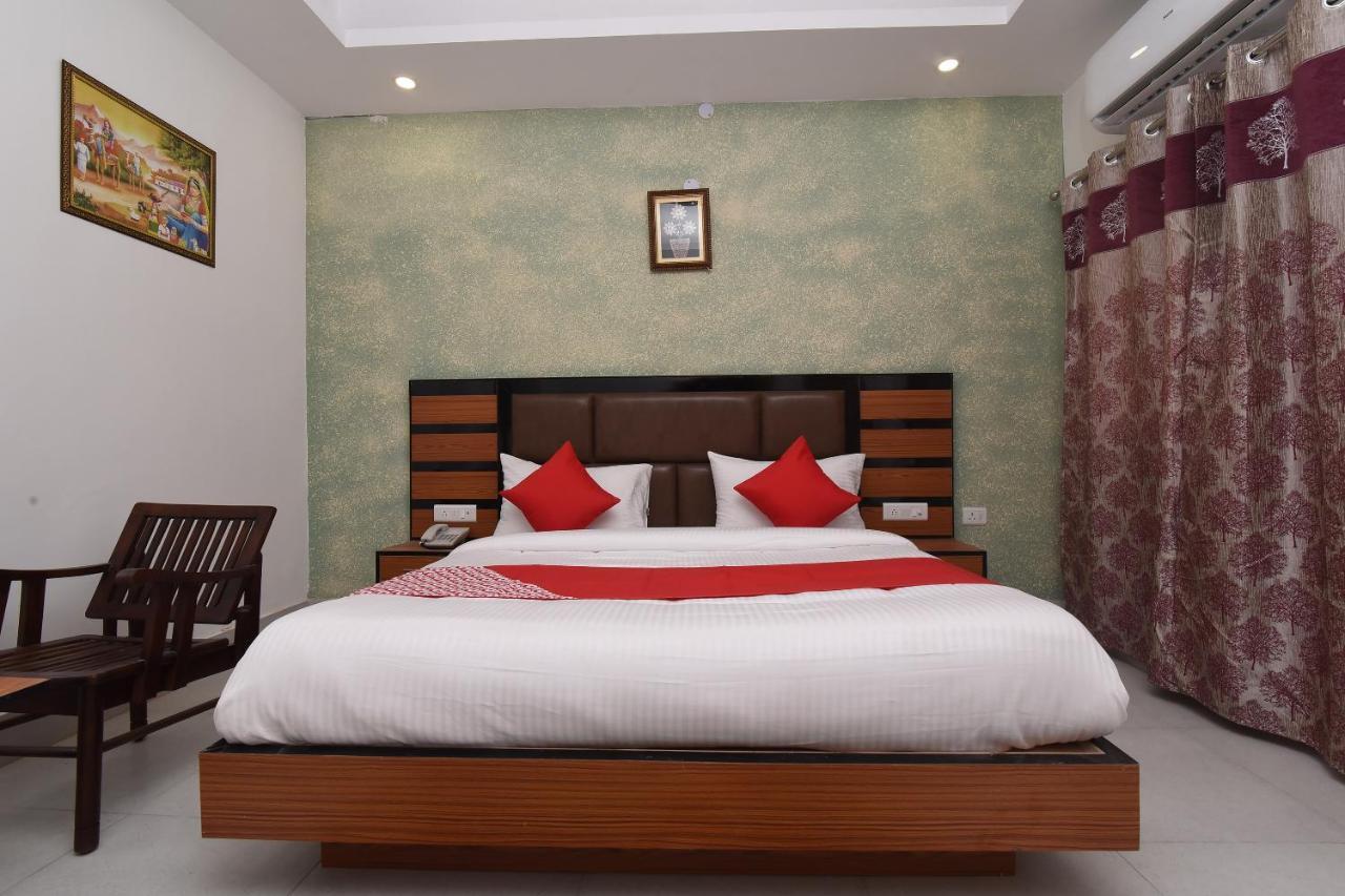 Capital O 13310 Noida Suites Exterior foto