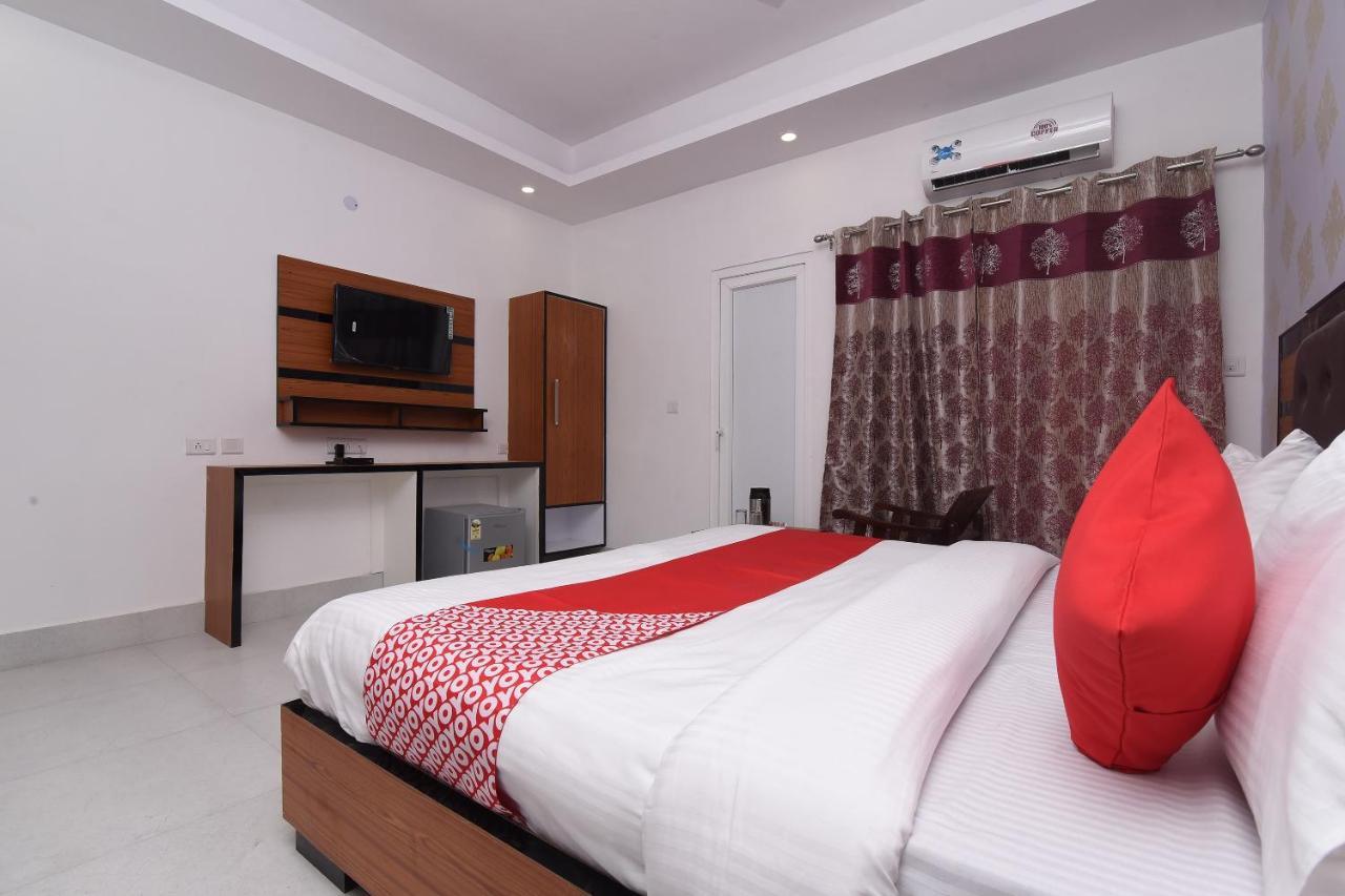 Capital O 13310 Noida Suites Exterior foto
