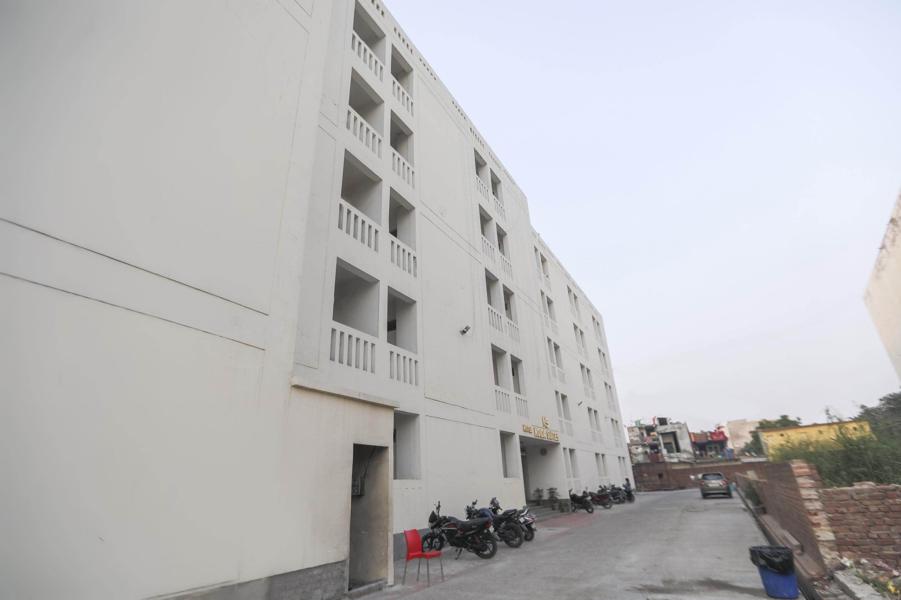 Capital O 13310 Noida Suites Exterior foto