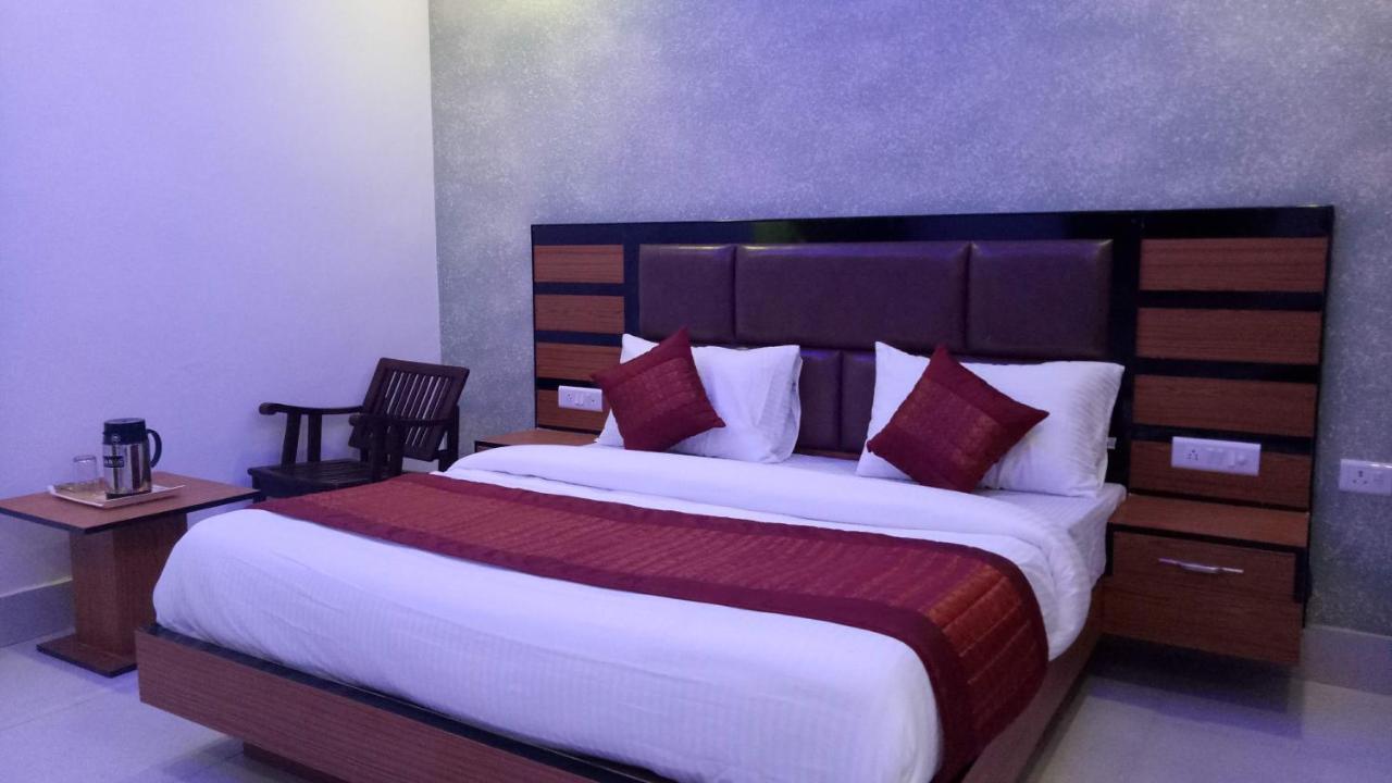 Capital O 13310 Noida Suites Exterior foto