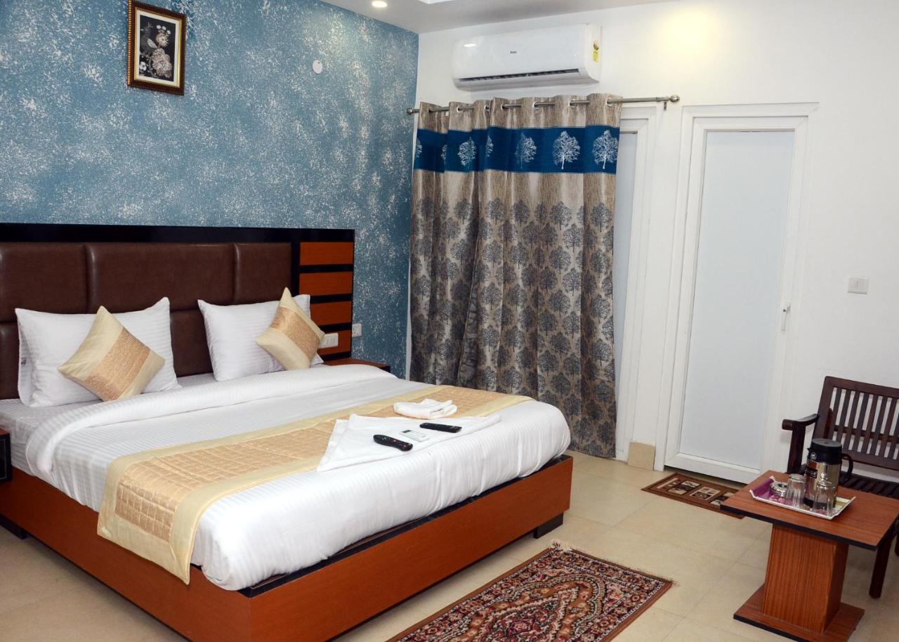 Capital O 13310 Noida Suites Exterior foto