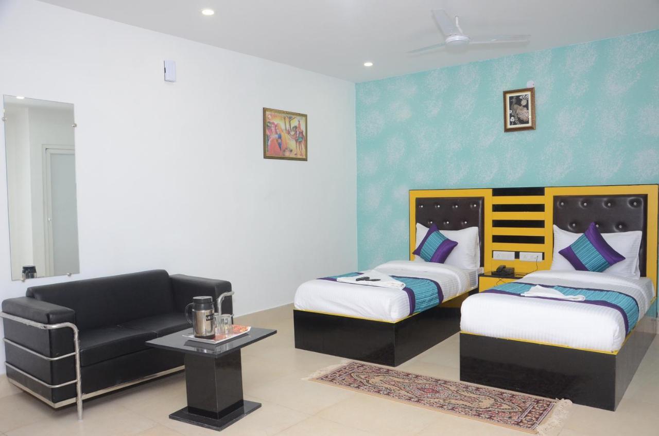 Capital O 13310 Noida Suites Exterior foto
